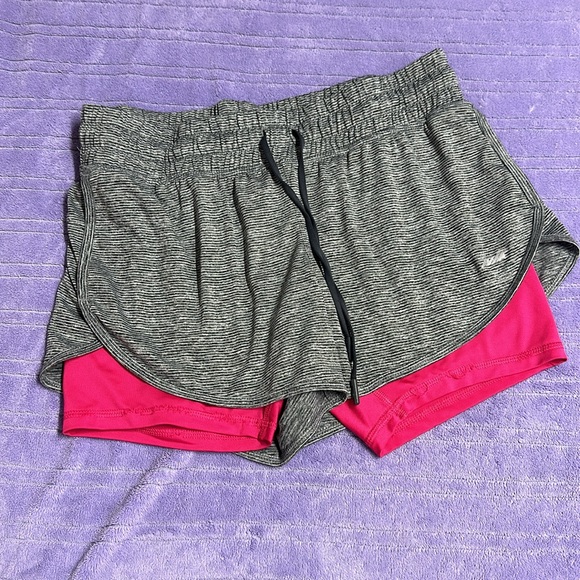 Avia shorts bundle size medium - Picture 4 of 6